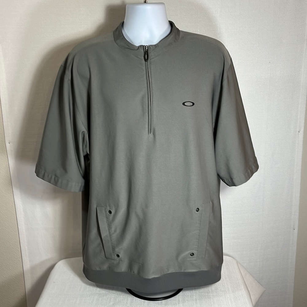 Oakley men’s shirt, XL, in good condition